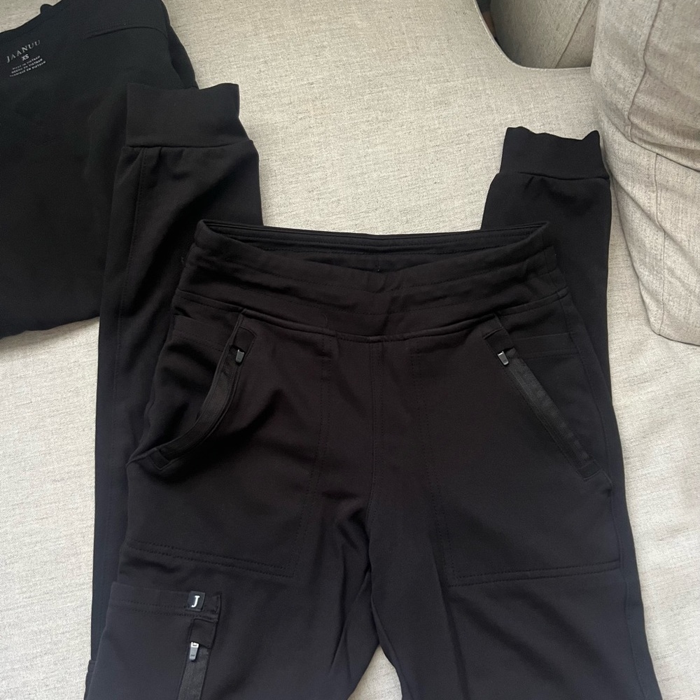 Jannuu Scrub Set!